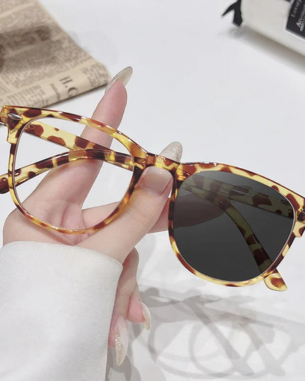 2025 Brand New Sunglasses for Men Women Photochromic Lenses Korean Style Trendy Eyewear Summer Outdoor Beach Sun Glasses