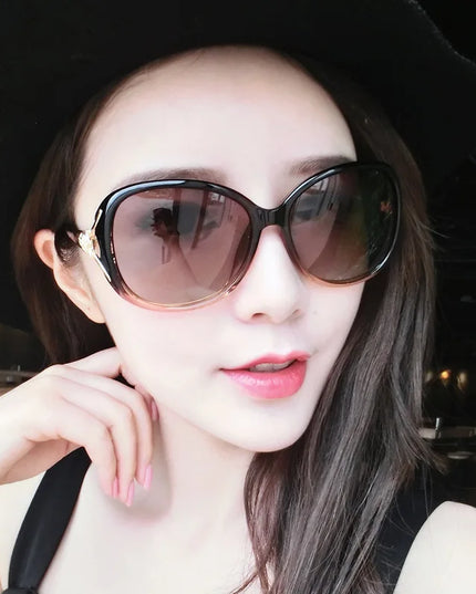 Sunglasses Women UV Blocking Textured Sunglasses Gradient Black Outdoor Sunglasses Oculos Sol Feminino