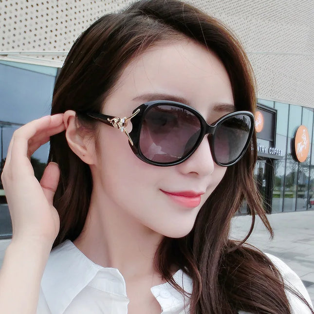 Sunglasses Women UV Blocking Textured Sunglasses Gradient Black Outdoor Sunglasses Oculos Sol Feminino